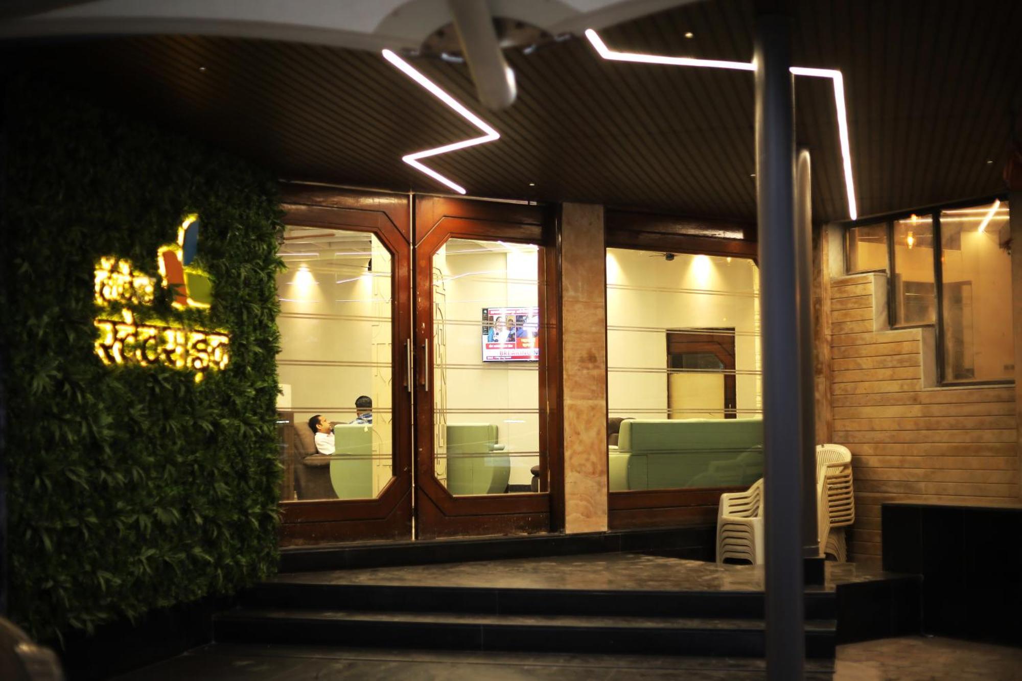 Hotel Statusinn, Ichalkaranji Exterior foto
